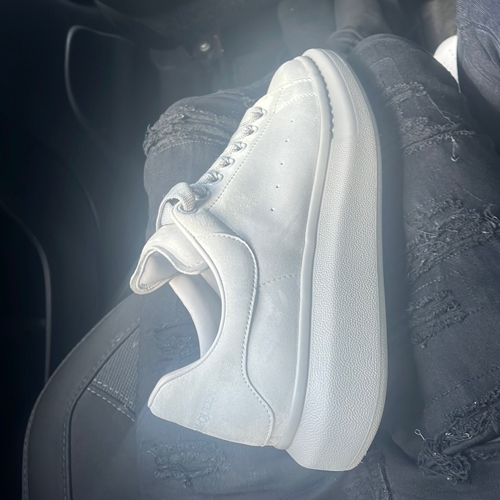 Alexander McQueen size 8, 41